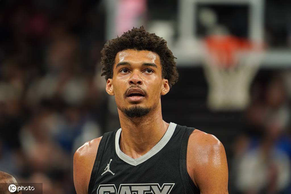 右肩深静脉血栓痊愈!文班亚马：我又能打篮球了